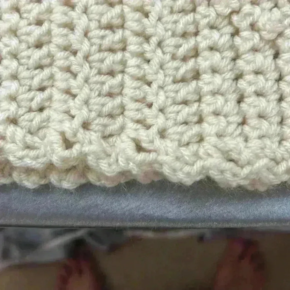 Vintage  Off White/ Cream knitted blanket/throw - Picture 5 of 8